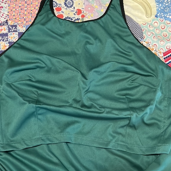 Halter style dark green formal dress - Picture 10 of 11